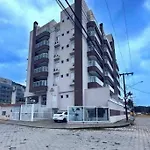 Adoraveis 2 Quartos Uma Linda Piscina, 2 Garagens