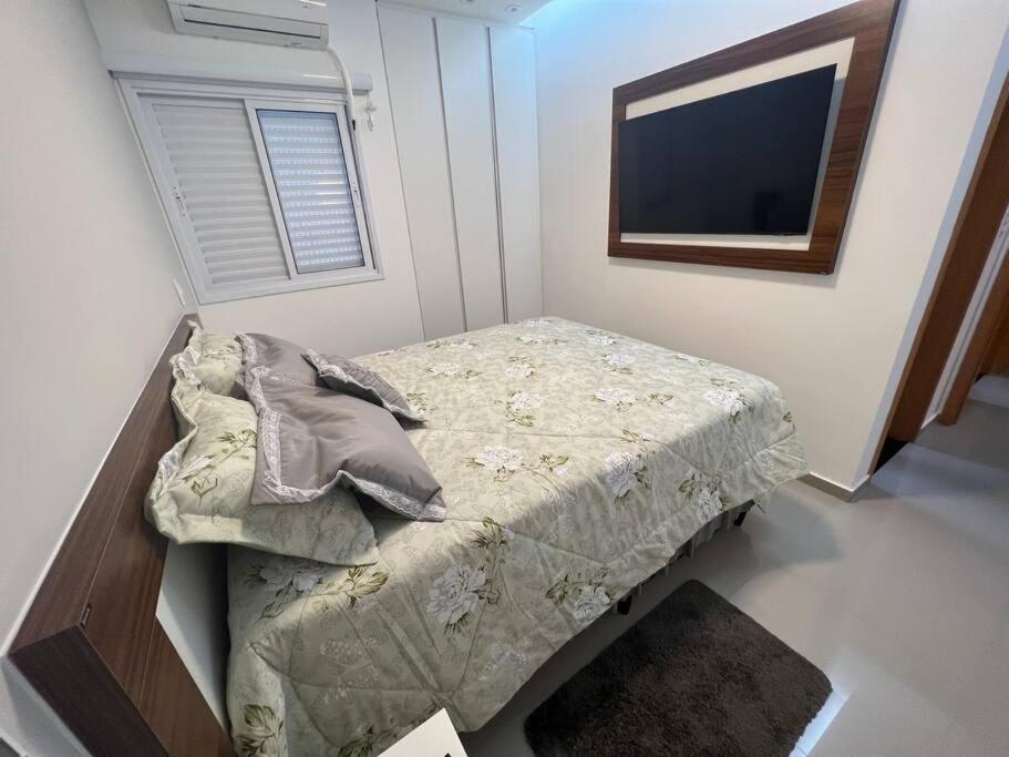 Apartamento Adoraveis 2 Quartos Uma Linda Piscina, 2 Garagens *