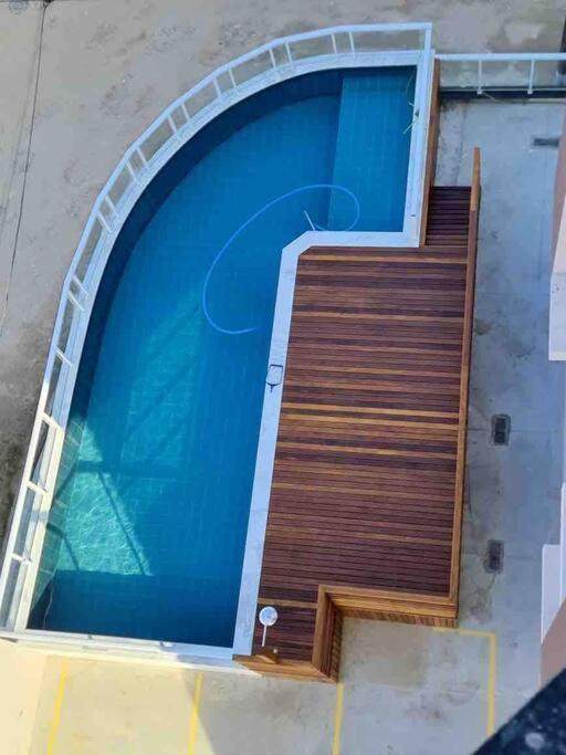Apartamento Adoraveis 2 Quartos Uma Linda Piscina, 2 Garagens *