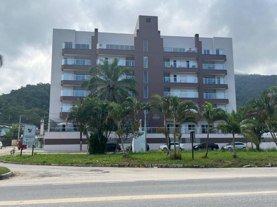 Adoraveis 2 Quartos Uma Linda Piscina, 2 Garagens Apartamento Ubatuba