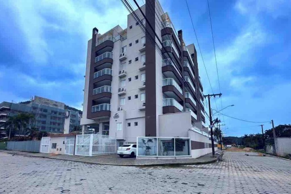 Adoraveis 2 Quartos Uma Linda Piscina, 2 Garagens Ubatuba