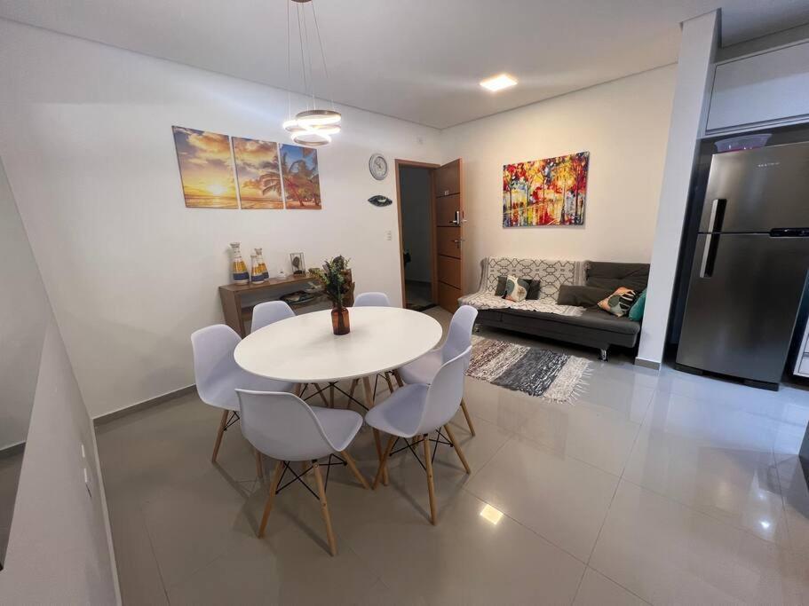 Apartamento Adoraveis 2 Quartos Uma Linda Piscina, 2 Garagens Ubatuba
