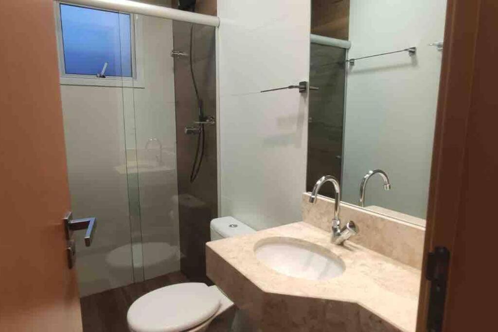 Apartamento Adoraveis 2 Quartos Uma Linda Piscina, 2 Garagens *